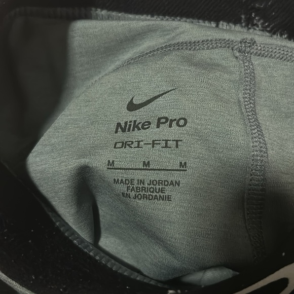 Grey Nike pro 3” shorts. Size M. - Picture 4 of 4